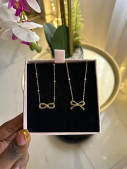 Essential female necklaces
