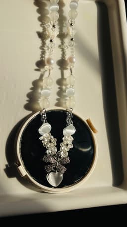 The eclãt necklace